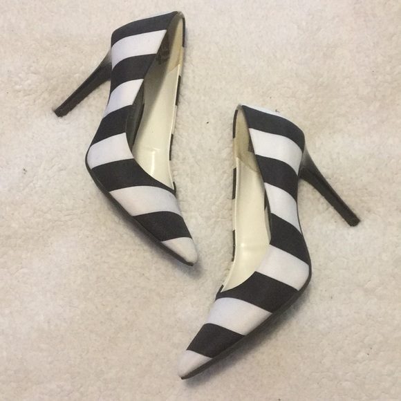 Christian Siriano Shoes - Black & white heels!! Christian Siriano Shoes - Black & white heels!!